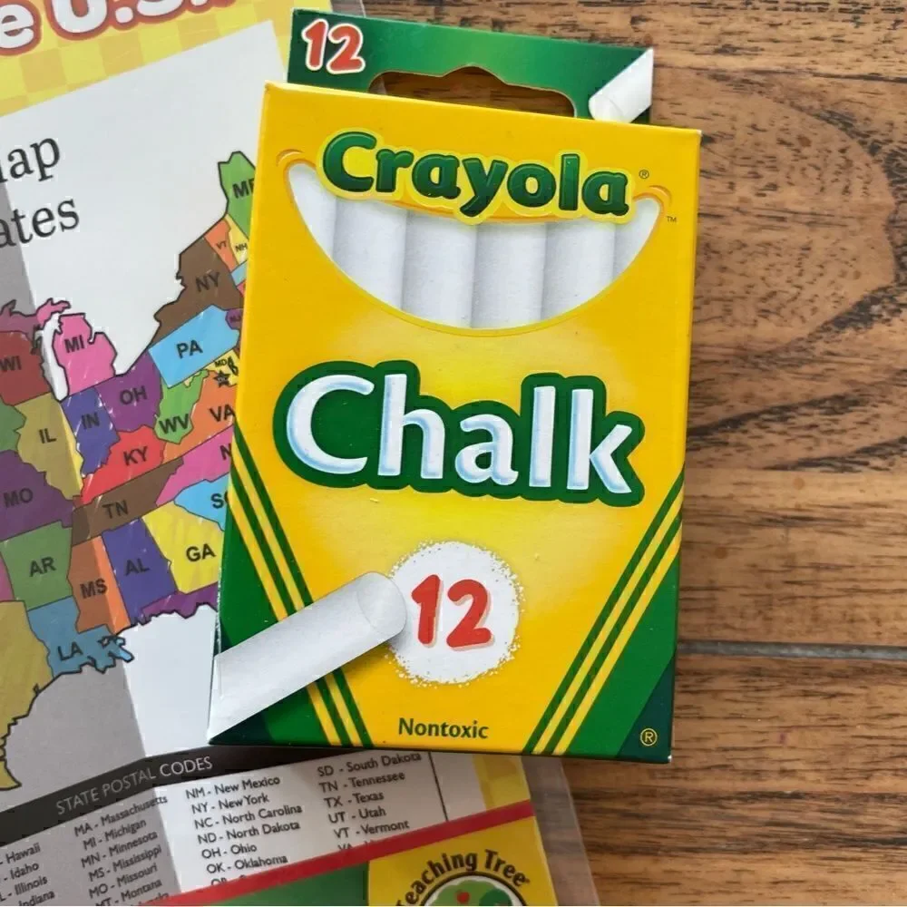 Crayola Lot of Chalk and Maps of the USA